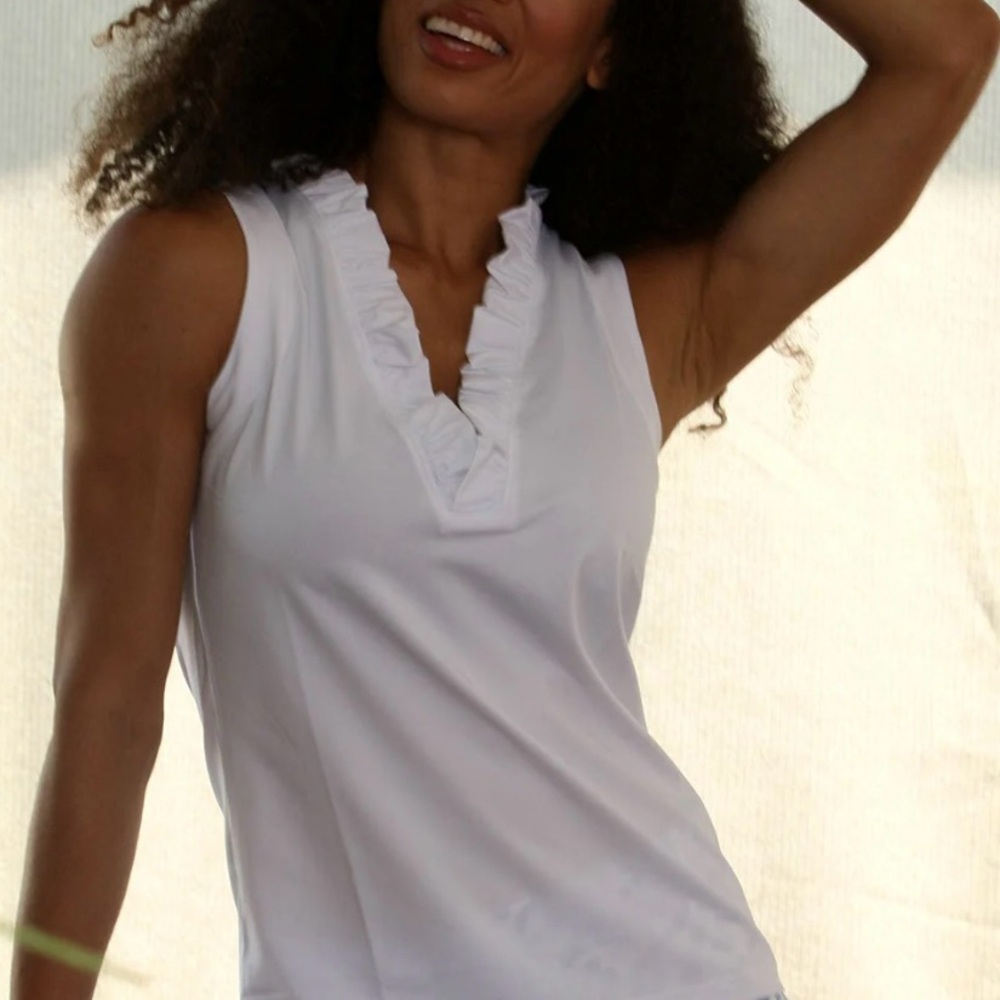 NWOT ANA CLARE CALLA ACTIVE RUFFLE TOP WHITE